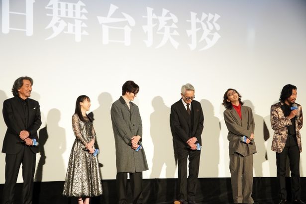 『果てしなきスカーレット』初日舞台挨拶の様子