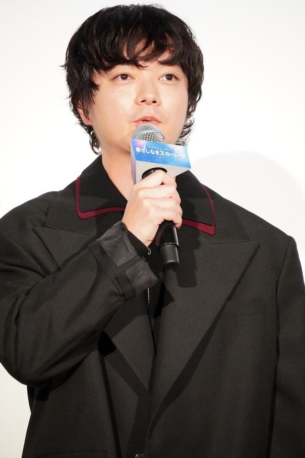 『果てしなきスカーレット』初日舞台挨拶に登壇した染谷将太