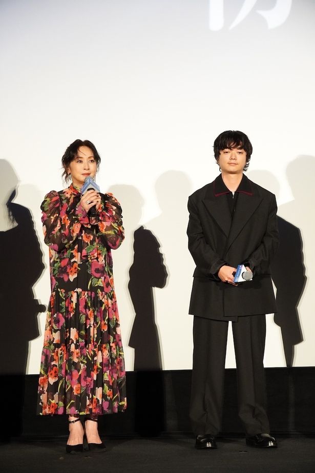 『果てしなきスカーレット』初日舞台挨拶