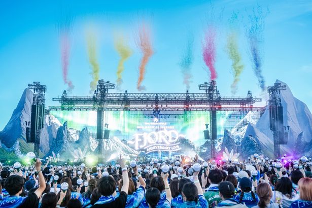 山下ふ頭の特設会場には10万人のファンが訪れた(『MGA MAGICAL 10 YEARS ANNIVERSARY LIVE ～FJORD～ ON SCREEN』)