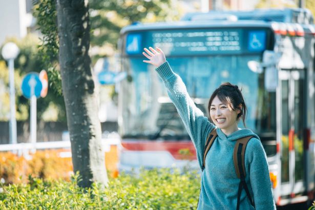 福原遥演じる亜子