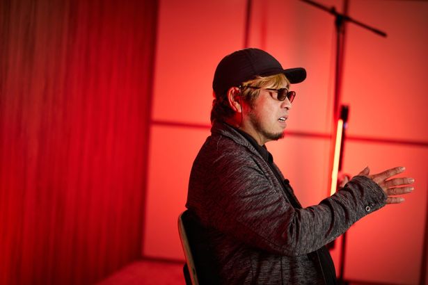 キャメロン監督のフロンティア精神をたたえる清水監督