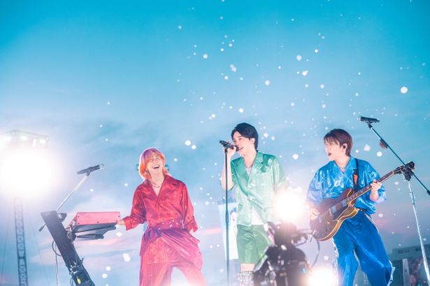 『FJORD』では、7月に行われたライブの模様が余すところなく収められている