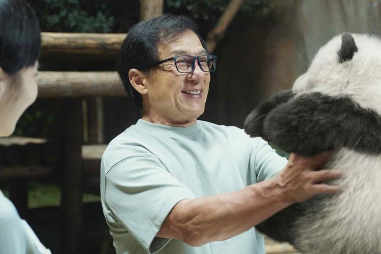 パンダを愛でるジャッキー・チェンの喜怒哀楽！『パンダプラン』場面写真