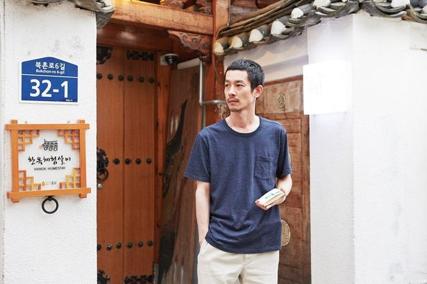 加瀬亮が主人公を演じた『自由が丘で』