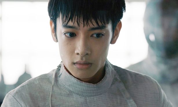 弟ジージエは見え隠れする兄の狡猾さと暴力性に、猜疑心を抱きはじめる