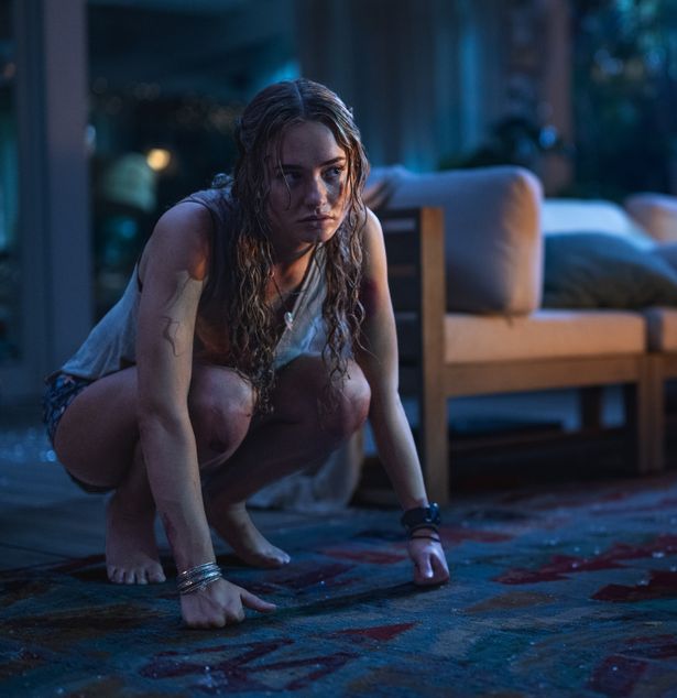 主人公のルーシーを演じるのは、「デクスター：ニュー・ブラッド」のジョニー・セコイヤ