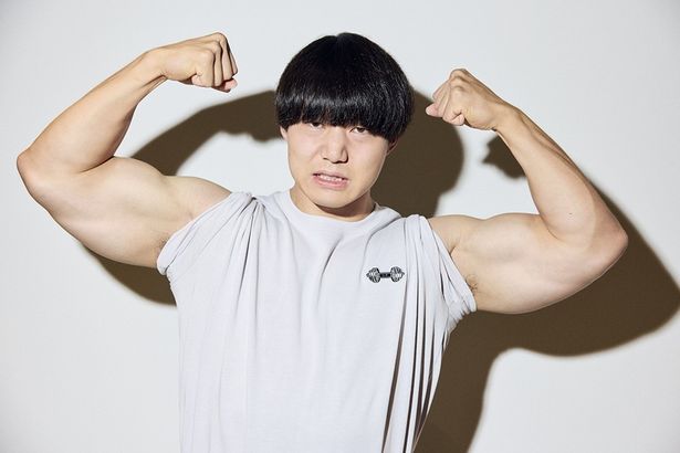 腕周り47センチの見事な肉体