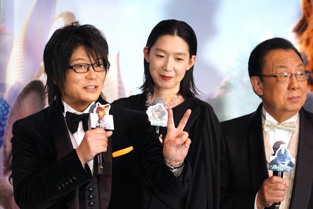  森川の説明に耳を傾ける江口