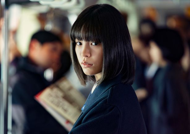 當真あみ演じる学生時代の小野ナズナ