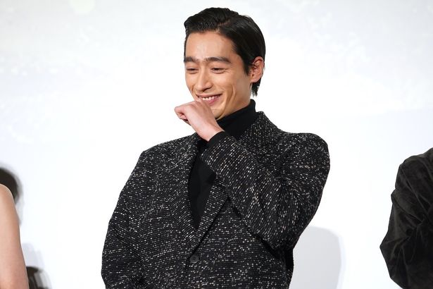 ＜獅子頭連＞の副頭取で、兎耳山に忠実なナンバー2の十亀条役、濱尾ノリタカ