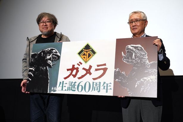 観客による撮影もあり、たくさんの写真を撮られたため「なんか悪いことした人みたい…」と苦笑いの樋口監督