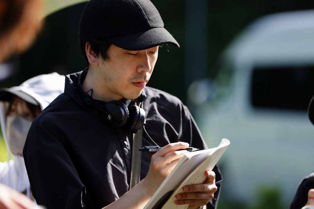 コウイチ監督のメイキング写真が到着