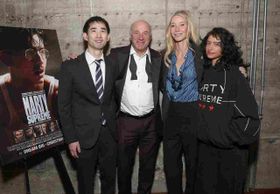 LAプレミアに登壇したグウィネス・パルトロウ、オデッサ・アザイオン、ケビン・オレアリー、東京2025デフリンピック代表の川口功人