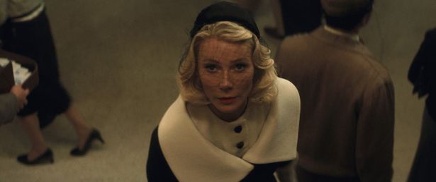 グウィネス・パルトロウがアメリカの有名女優ケイ役