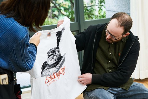 大島依提亜がデザインを手掛けたTシャツをプレゼント。同じものはA24公認日本オリジナルTシャツとして販売中