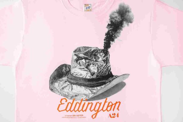 鮮やかなオレンジのロゴもワンポイントに