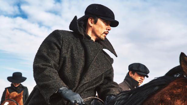 祖国奪還のため、同志らと共に伊藤博文の暗殺に繰りだす安重根の戦いを描いた『ハルビン』