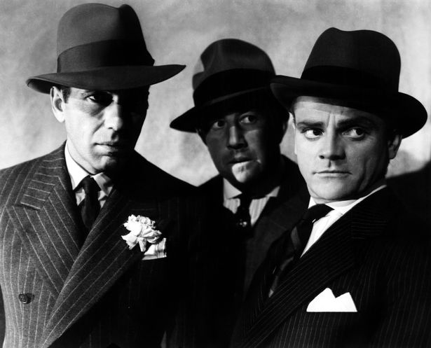 ジェームズ・キャグニー(右)とハンフリー・ボガート(左)