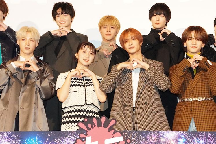 上白石萌歌＆高橋恭平＆木村柾哉＆中島颯太ら総勢13名、『ロマンティック・キラー』舞台挨拶で笑顔全開！「ロマンティックに包まれる覚悟は？」の問いに観客も最高の反応