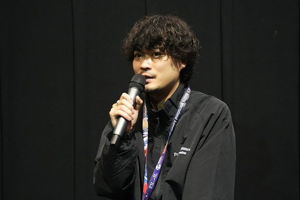 【写真を見る】社会問題を背景に描かれた映画『無名の人生』の制作を振り返った鈴木監督