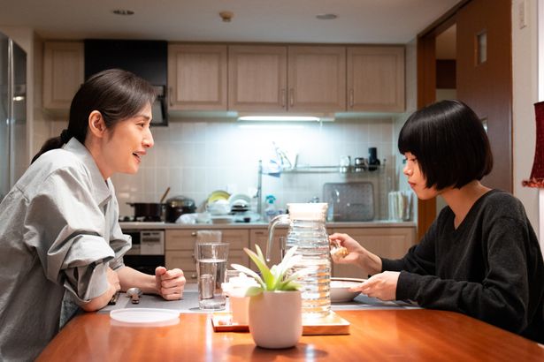 救急救命士として働く、有希子の娘、奈央(杉咲花)