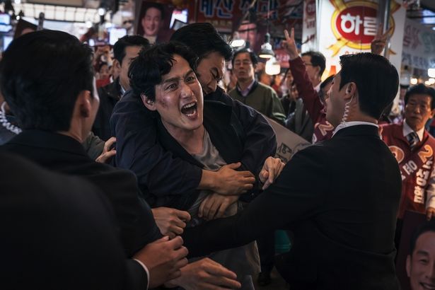 荒くれ者だが情に厚い刑事を演じるパク・ヘジュン