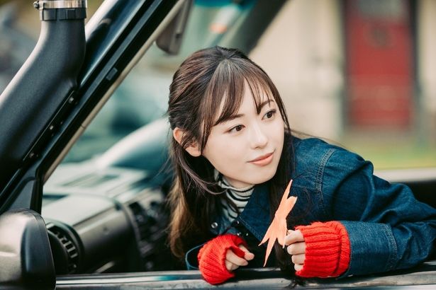 明るく真っすぐな恵の恋人の亜子