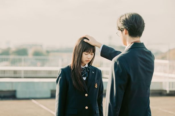 高校時代に出会った恵と亜子、そして涼