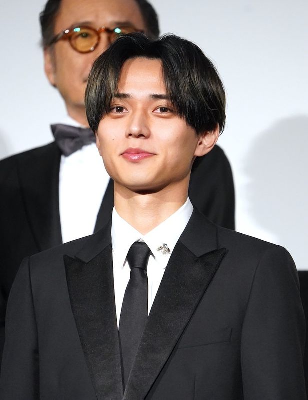 大泉、向井と3人はボケとツッコミが止まらず。観客の笑いを誘った。