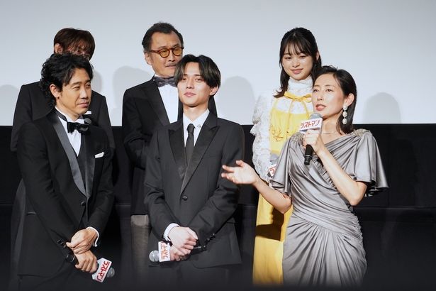 【写真を見る】撮影の思い出は、大泉洋のモノマネ!?『ラストマン』ワールドプレミアの舞台挨拶は、笑いいっぱいのイベントに