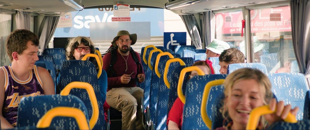 フランスで社会現象となった注目作『サムシング・エクストラ！ やさしい泥棒のゆかいな逃避行』本編映像