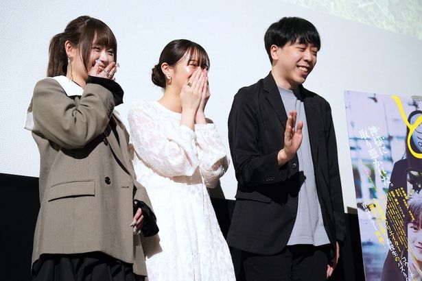 フォトセッション中にわらいが止まらなくなる中島