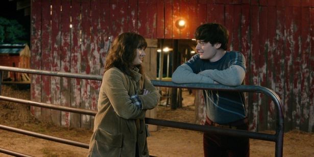 過保護になりがちな母ジョイスにもたくましくなったところを見せていく