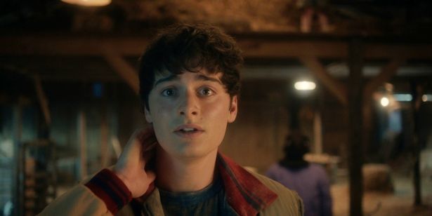 【写真を見る】影の主人公！「ストレンジャー・シングス」はこの少年から始まった