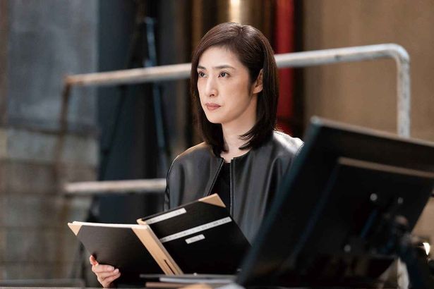 真壁有希子(天海祐希)ら捜査一課の取調べ専門チーム「緊急事案対応取調班」の活躍を描く『劇場版「緊急取調室 THE FINAL」』