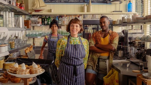 妻のアイビーは仕事で成功をおさめる