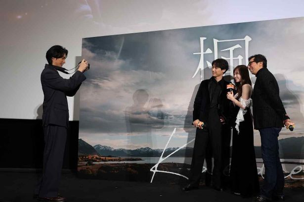 北村岬がカメラマンばりに福士蒼汰、福原遥、行定勲を撮影！