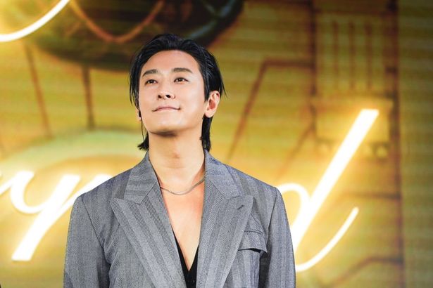 【写真を見る】「宮 -Love in Palace-」の皇太子チュ・ジフン、2026年は皇帝として帰還！