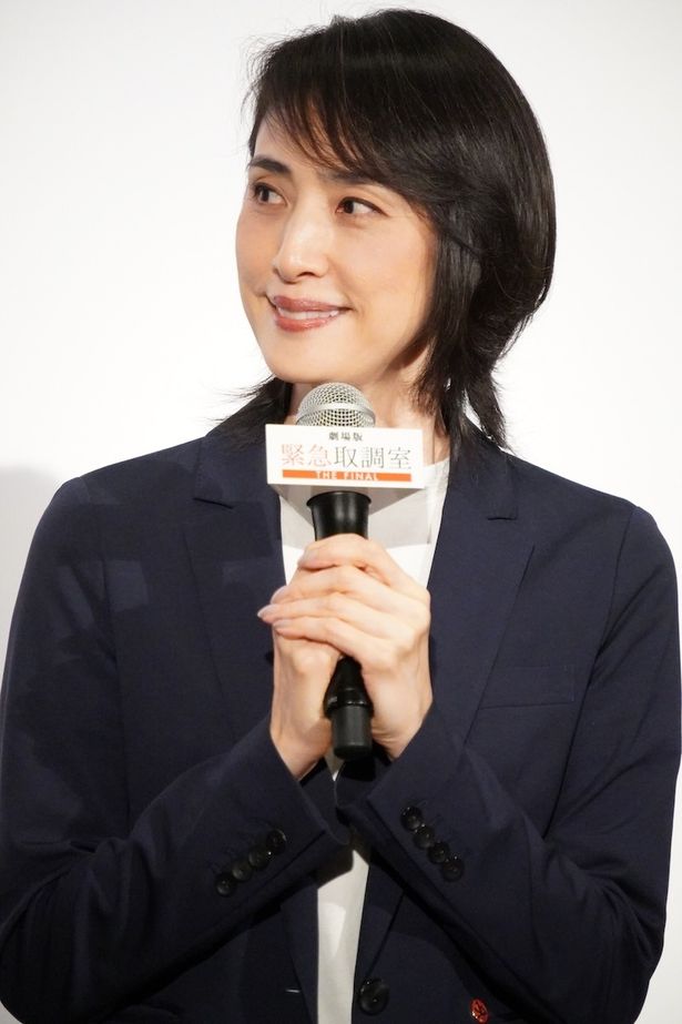 真壁有希子役の天海祐希