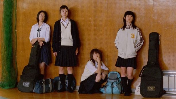 山下敦弘監督とTHE BLUE HEARTSの楽曲、そして4人の女優たちが彩った青春映画の金字塔『リンダ リンダ リンダ』