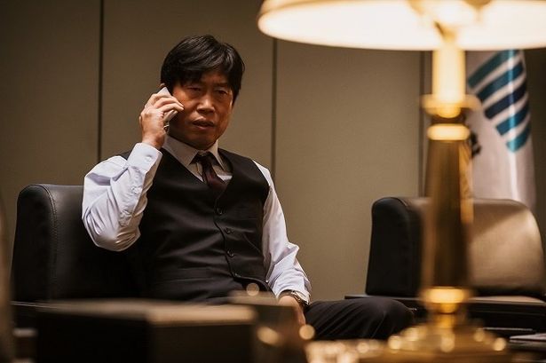 『YADANG／ヤダン』で野心を燃やす検事、ク・グァニ(ユ・ヘジン)