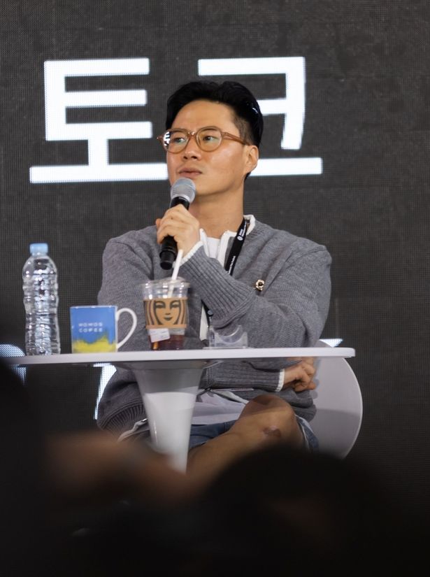 俳優たちのキャスティング秘話を明かすイ・ファン監督