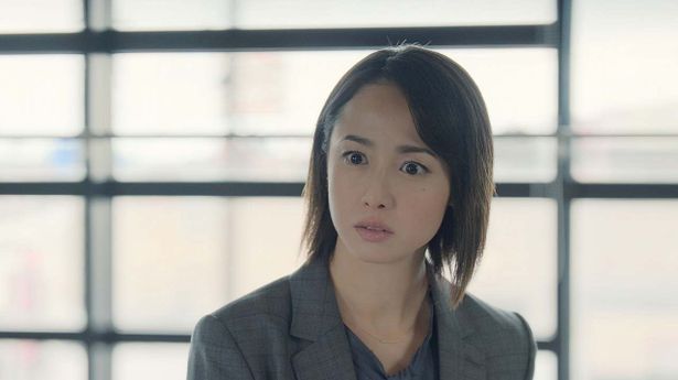 彼を焚きつける記者、福島美波(沢尻エリカ)