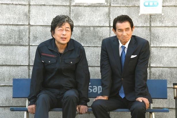 カースケのもとへ鳥取県の米子市長となったオメダ(田中健)がふらりとやってくる