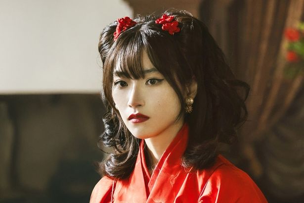 片岡凜は柚子(吉川愛)の妹、東雲花梨を演じる