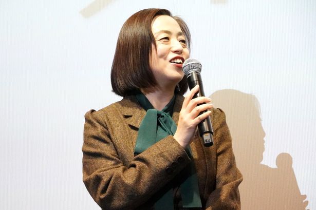 「親子の映画であると同時に、歴史の映画でもある」と話した山崎まどか
