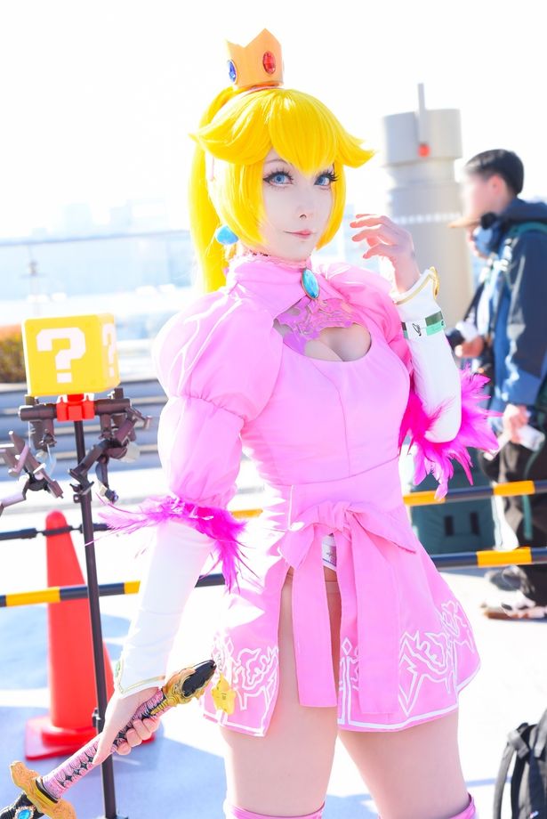 「スーパーマリオ」シリーズ：ピーチ姫(アレンジ衣装)／Alenaさん