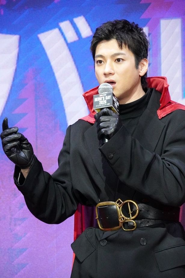 「いろいろなヒーローに助けられた」と熱弁