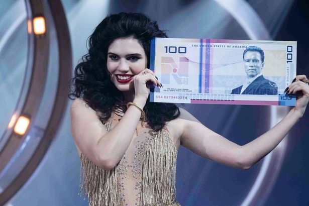 “アーノルド・シュワルツェネッガー”の肖像が描かれた奇妙な紙幣も印象的